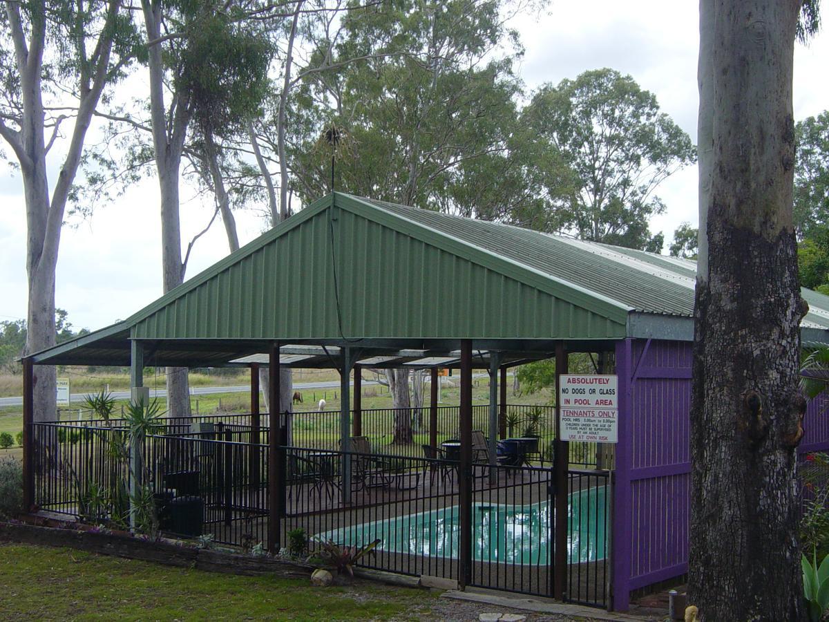 Benaraby Greenacres Motel / Van Park מראה חיצוני תמונה